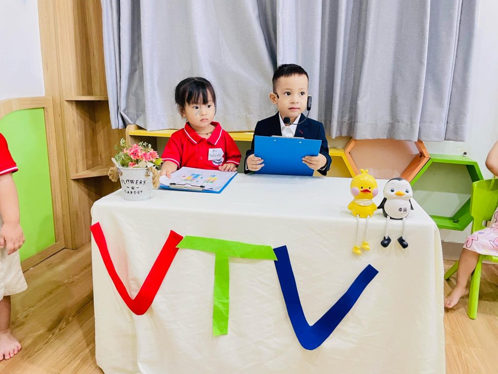 Trải Nghiệm Tuyệt Vời: Các Bé Kiwi Hoá Thân Phóng Viên Dự Báo Thời Tiết