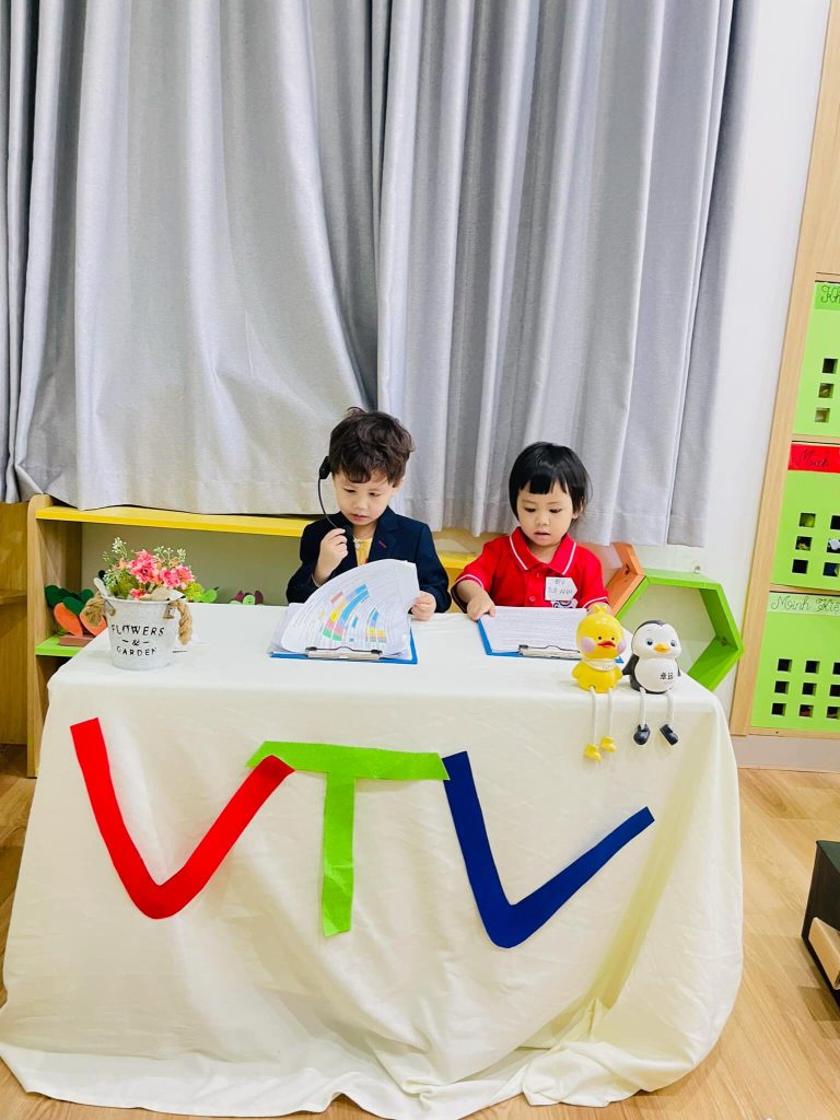 Trải Nghiệm Tuyệt Vời: Các Bé Kiwi Hoá Thân Phóng Viên Dự Báo Thời Tiết