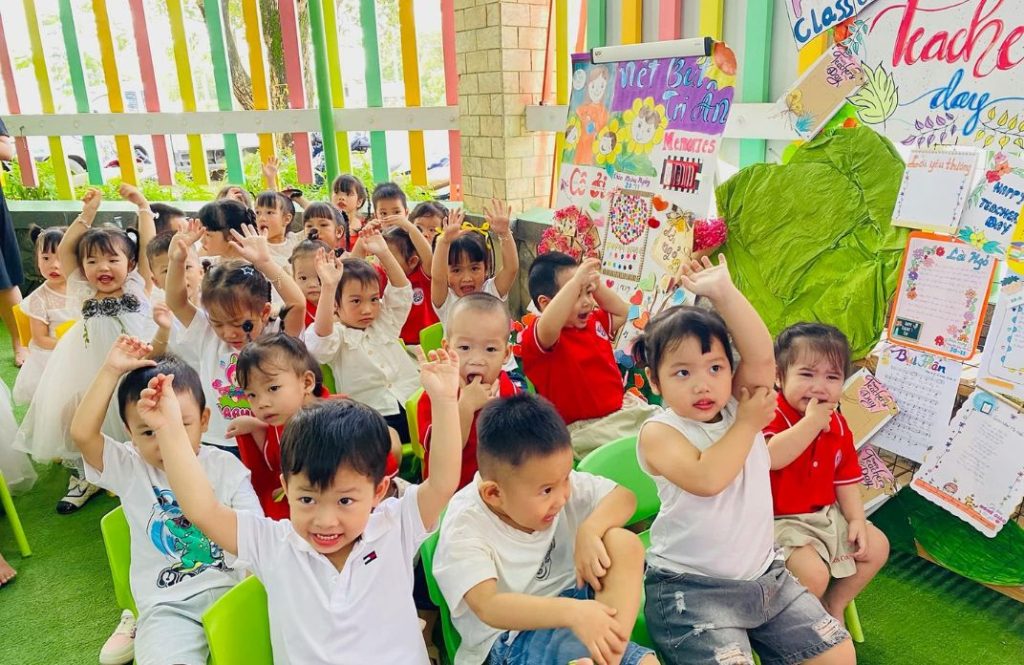 Tri Ân Thầy Cô: Chào Mừng Ngày Nhà Giáo Việt Nam 20-11 Tại Gia Linh FNG