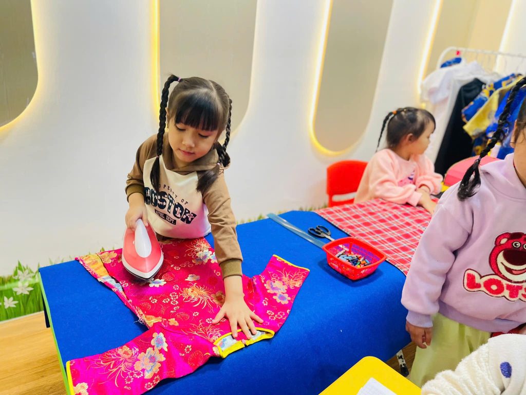 Dạy Bé Kỹ Năng Tự Lập: Nền Tảng Quan Trọng Cho Tương Lai Của Bé