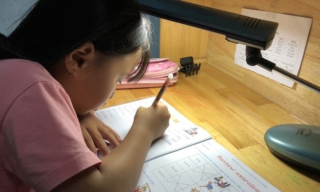 Dạy Con Về Giá Trị Của Lao Động Và Sự Cố Gắng: Cách Giúp Cha Mẹ Kết Nối Với Con