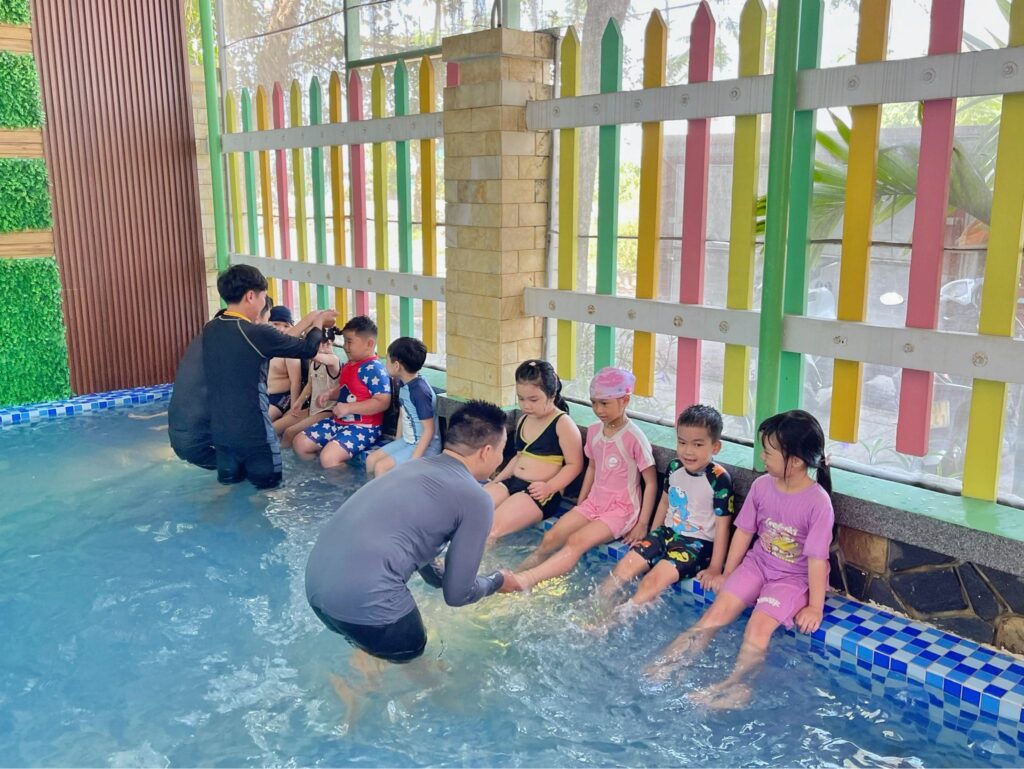 An Toàn Dưới Nước: Tầm Quan Trọng Của Việc Dạy Bơi Cho Trẻ Nhỏ