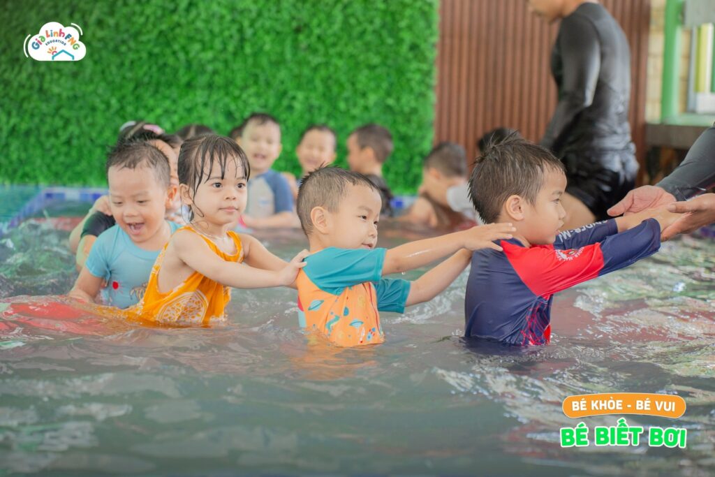 An Toàn Dưới Nước: Tầm Quan Trọng Của Việc Dạy Bơi Cho Trẻ Nhỏ