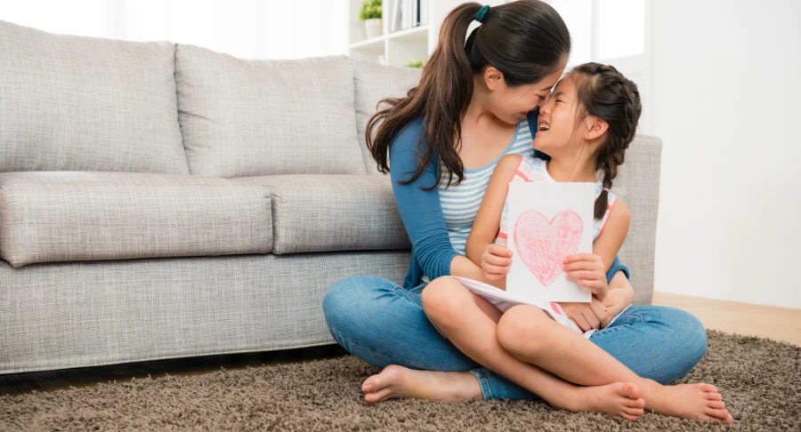 Làm Mẹ Không Cần Hoàn Hảo: 10 Điều Giúp Hành Trình Làm Mẹ Nhẹ Hơn