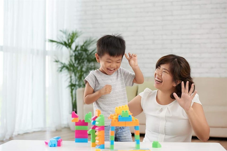 Dạy Con “Biết Cãi” Đúng Cách – Hành Trình Từ Tư Duy Một Chiều Đến Lãnh Đạo Tương Lai
